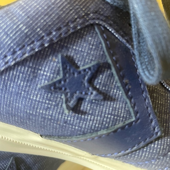Converse. Mens. 9.5. Blue. Almost Denim-like. Awesome.
Very clean. 99% new. - Picture 2 of 7